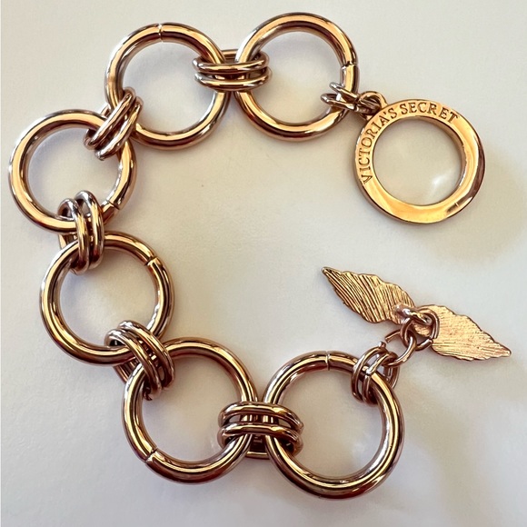 Victorias Secret Bracelet Rhinestone Angel Wing Toggle Rose Gold Tone Link  7.5" - Picture 3 of 4